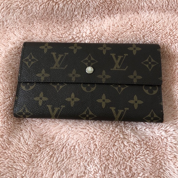 Louis Vuitton Handbags - Louis Vuitton Wallet